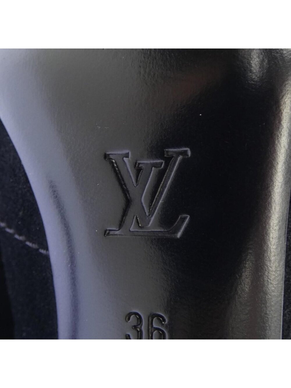 Louis Vuitton Boots Black - Picture 6 of 6